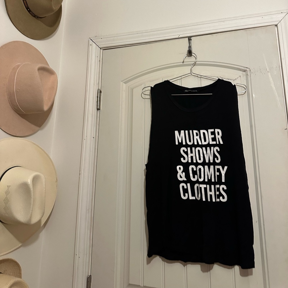MURDER SHOWS AND COMFY CLOTHES SMALL SHIRT